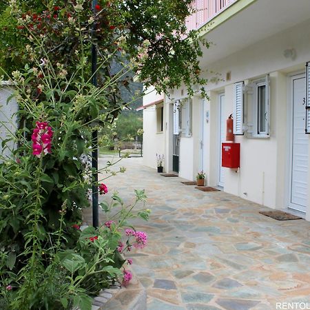Rentoulia Apartments Poulithra Exterior photo
