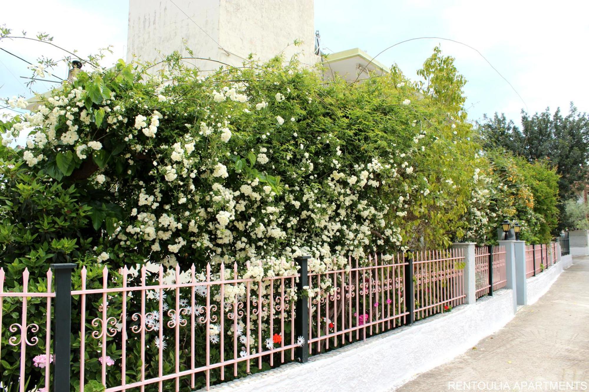 Rentoulia Apartments Poulithra Exterior photo